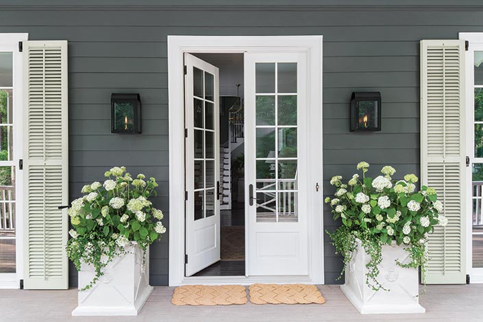 Home Vinyl Siding Entryway - Total Home Construction