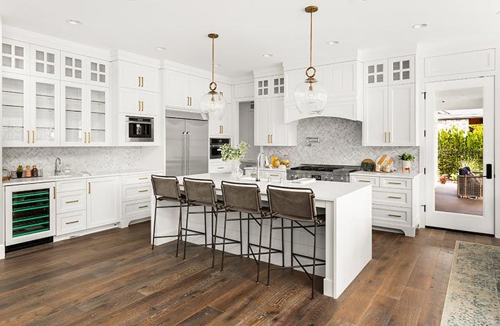 Custom White Modern Kitchen Design - Total Home Construction